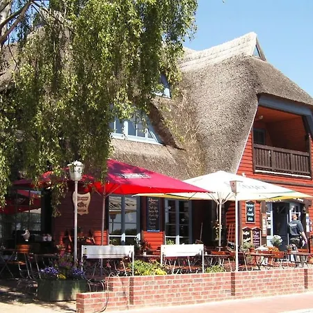 In A Prime Location By The Water In Plau Am Vakantiehuis